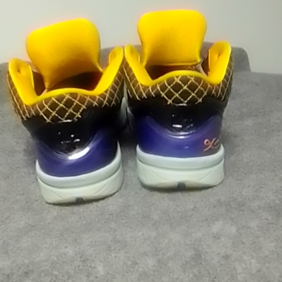 Kobe 4 main image 4